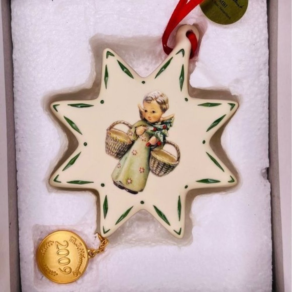 Hummel Christmas Tree Ornament 2008 Christmas angel The Danbury Mint collectible
